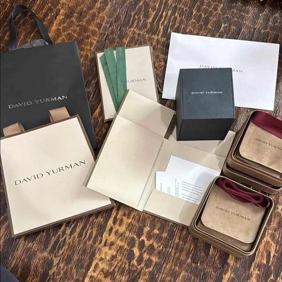 David Yurman Luxury Packaging Collection in Cream and Black - Picture 1 of 6